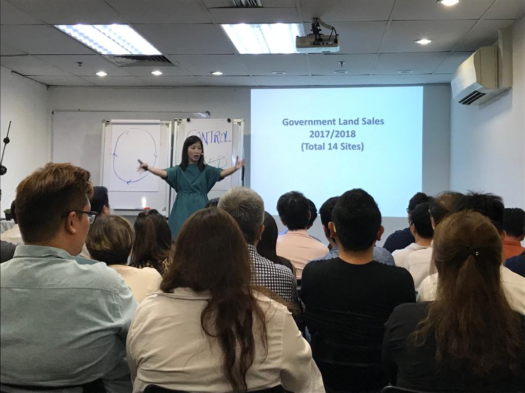 Tracy Ong Hui Jing hosting Real Estate Seminars